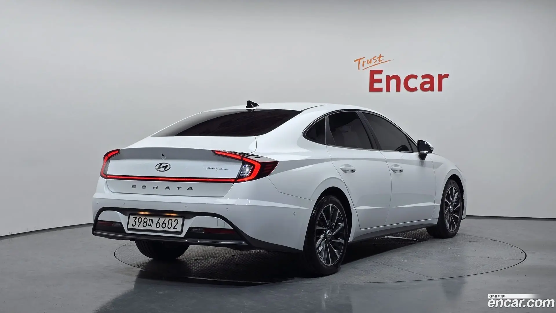 Main__Slider__Photo:Sonata Hyundai 2020.5-1