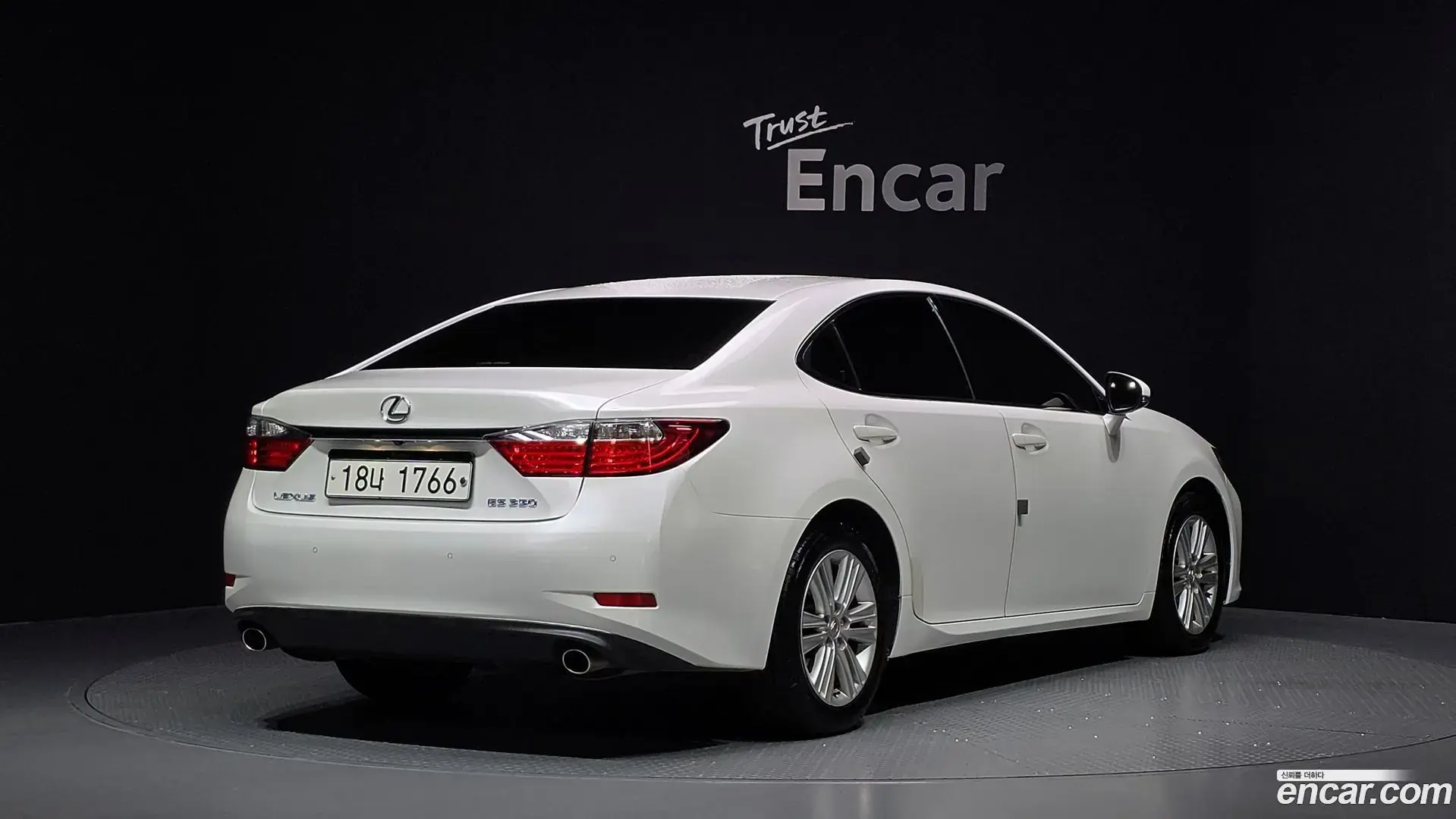 Main__Slider__Photo:ES Lexus 2013.1-1