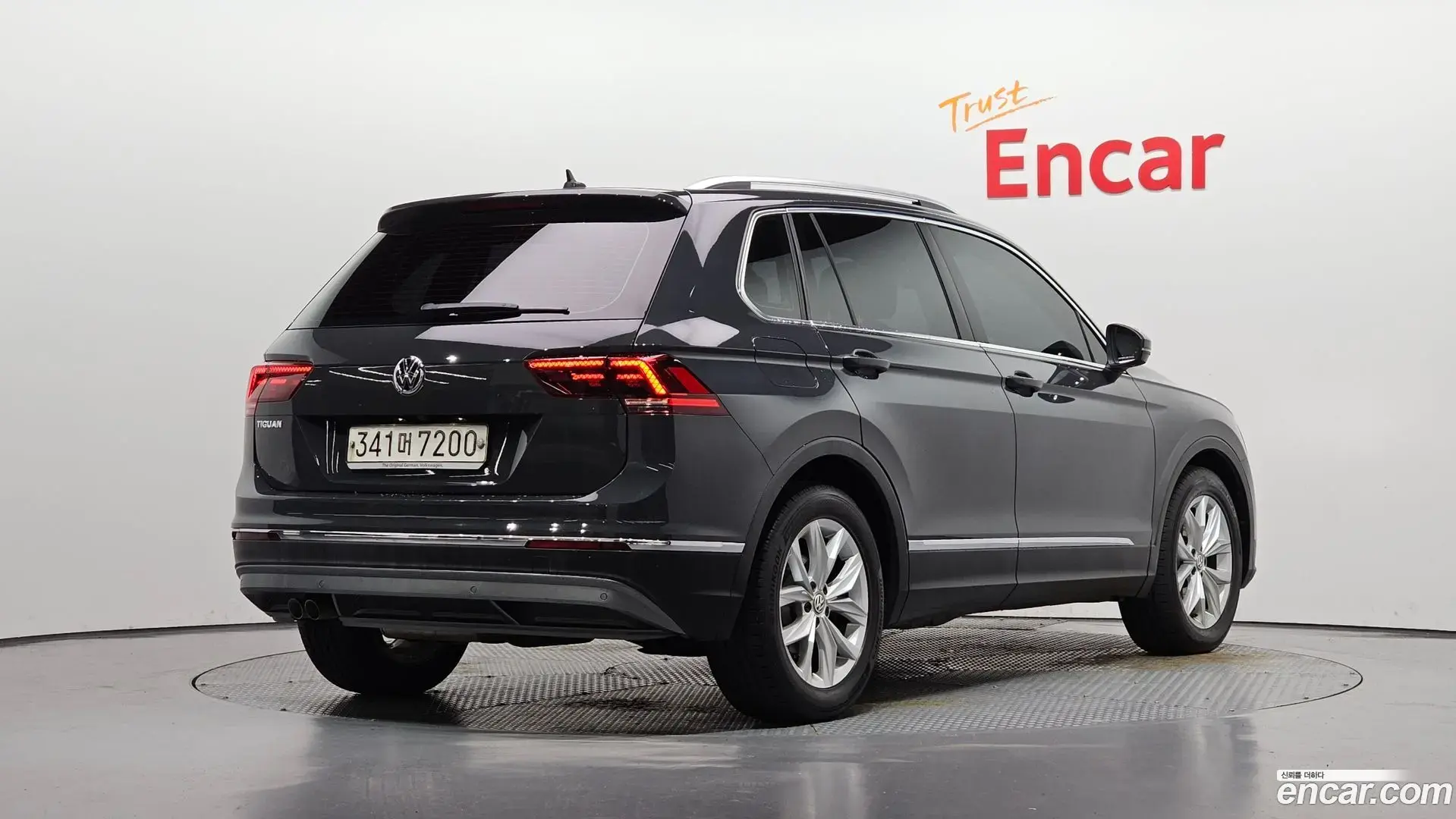 Main__Slider__Photo:Tiguan Volkswagen 2020.3-1