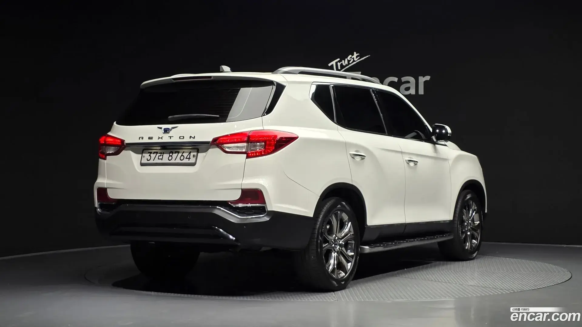 Main__Slider__Photo:Rexton KG Mobility 2017.5-1