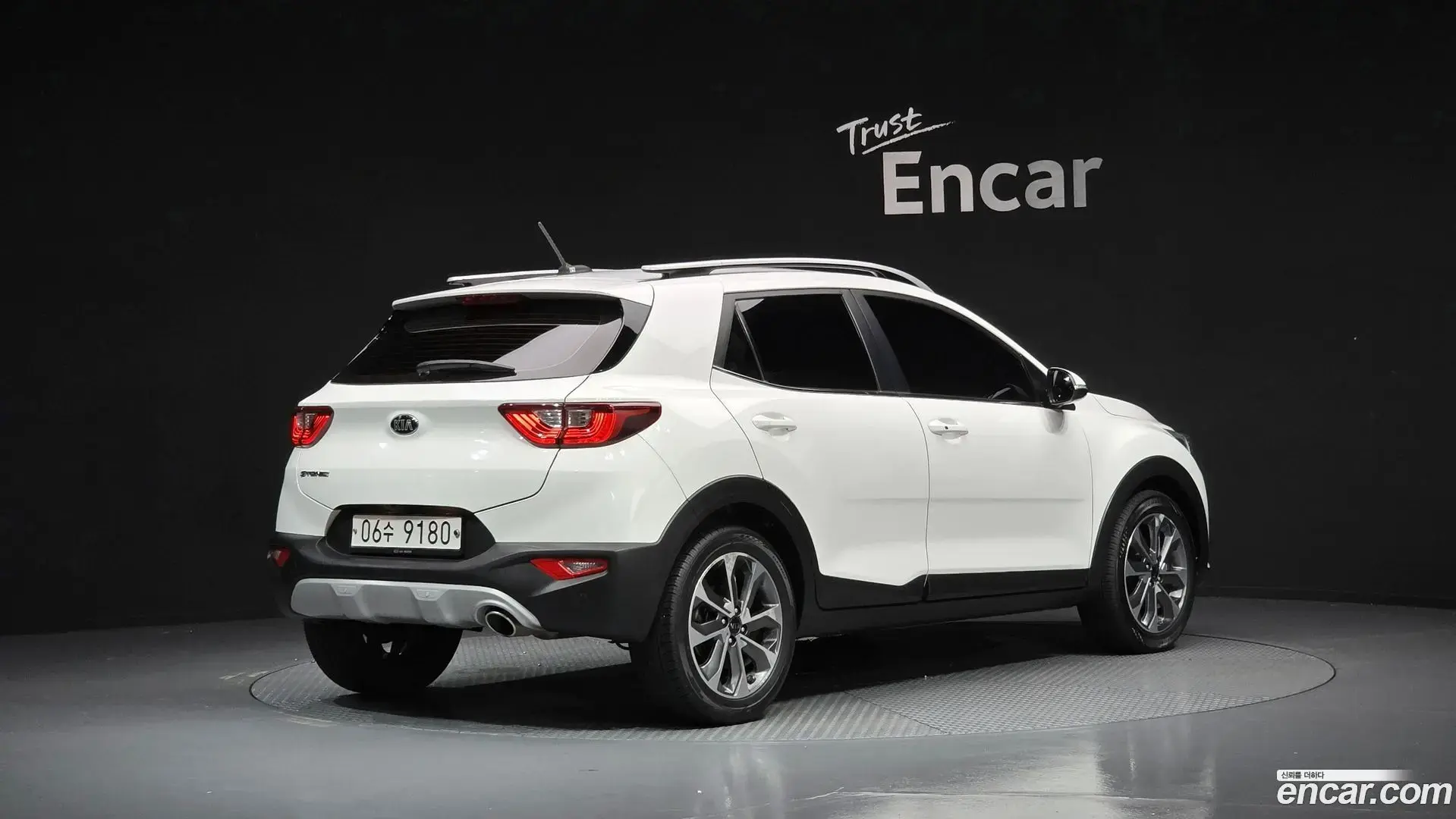Main__Slider__Photo:Stonic Kia 2018.2-1