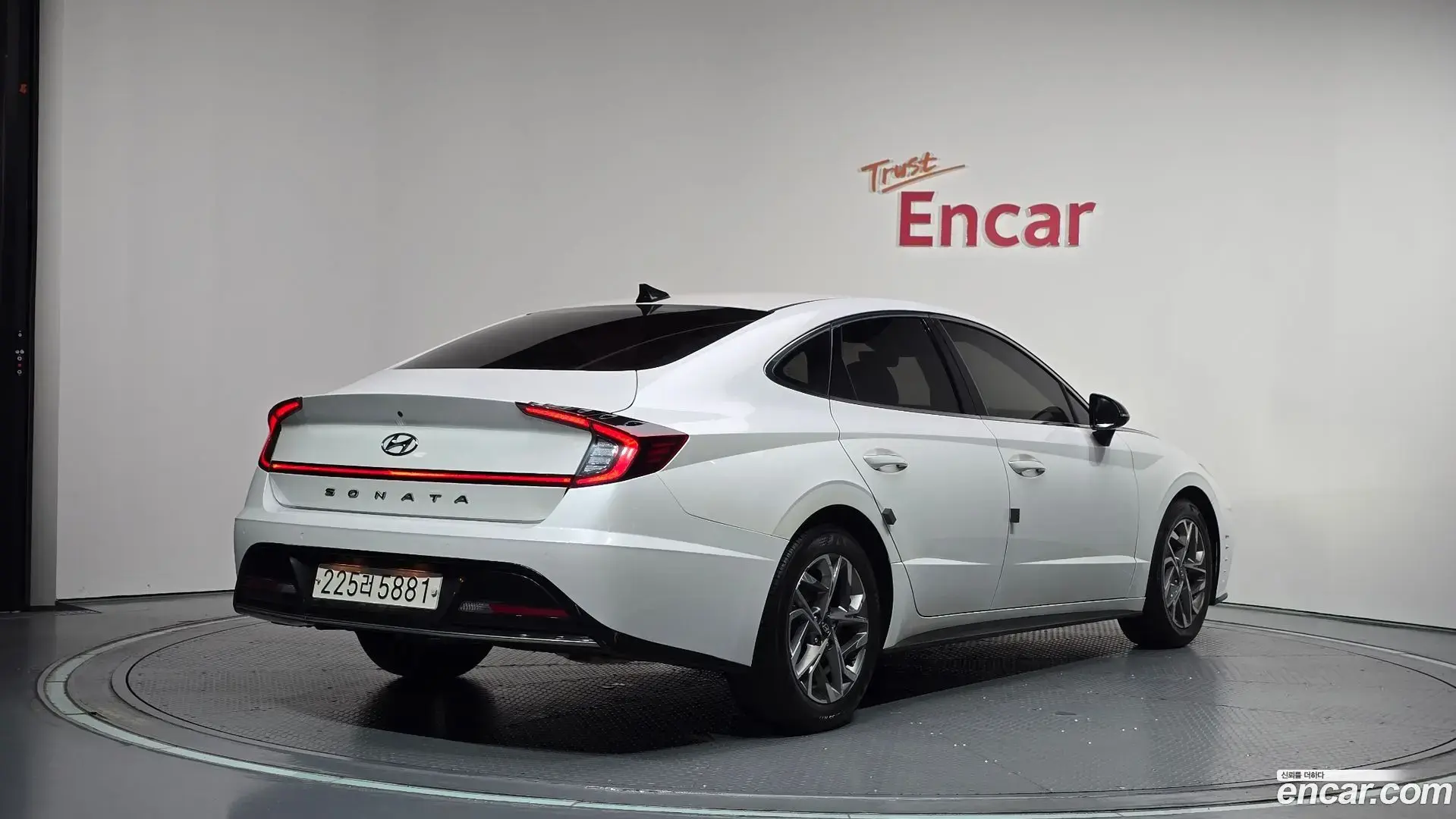 Main__Slider__Photo:Sonata Hyundai 2022.5-1