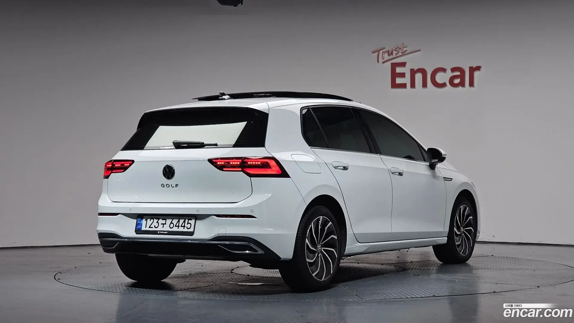 Main__Slider__Photo:Golf Volkswagen 2023.8-1