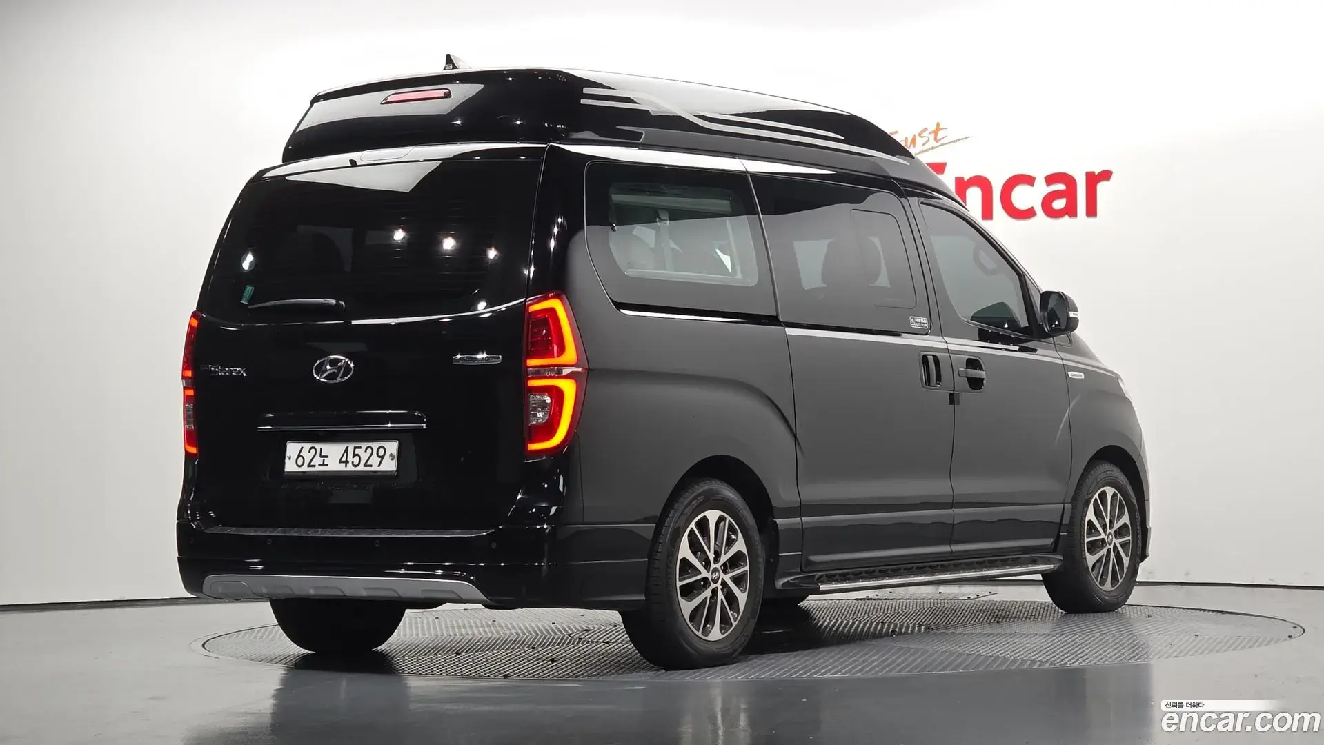Main__Slider__Photo:Starex Hyundai 2019.3-1