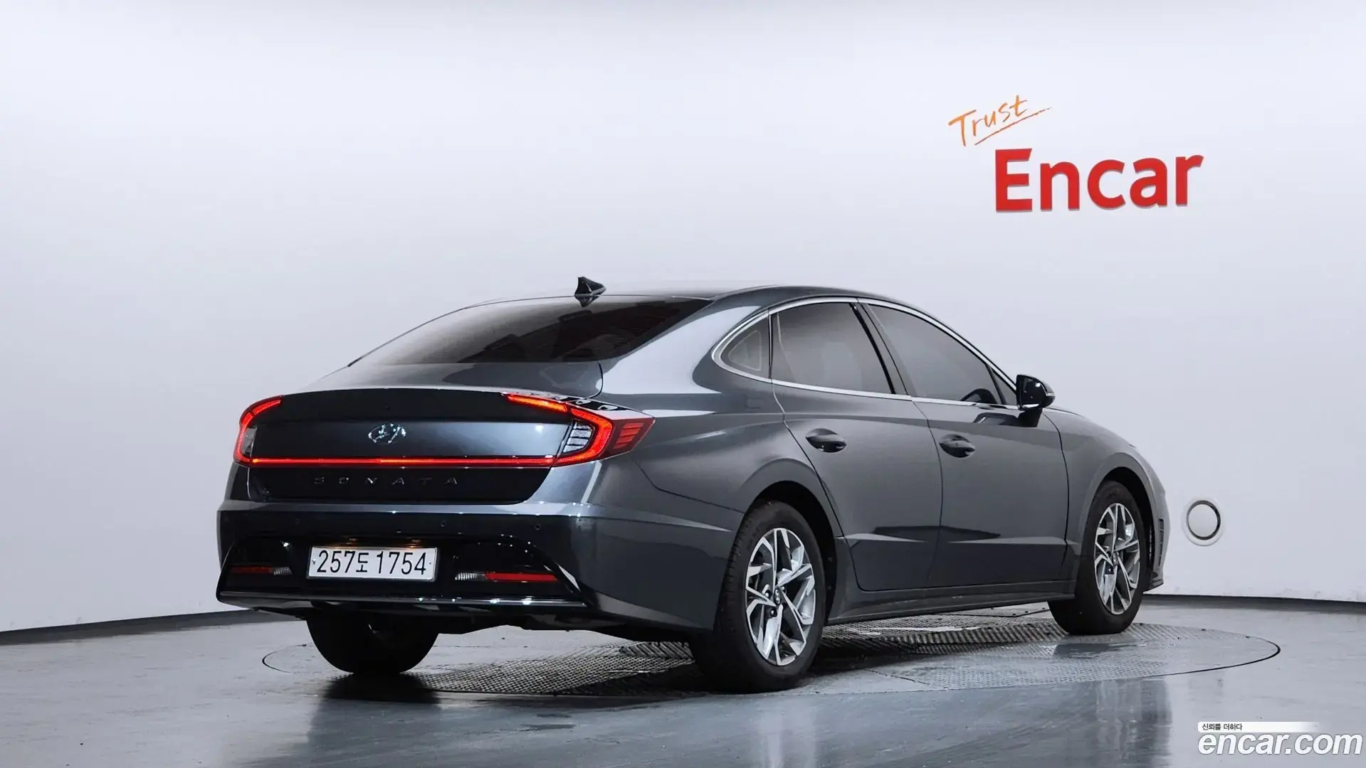 Main__Slider__Photo:Sonata Hyundai 2022.1-1