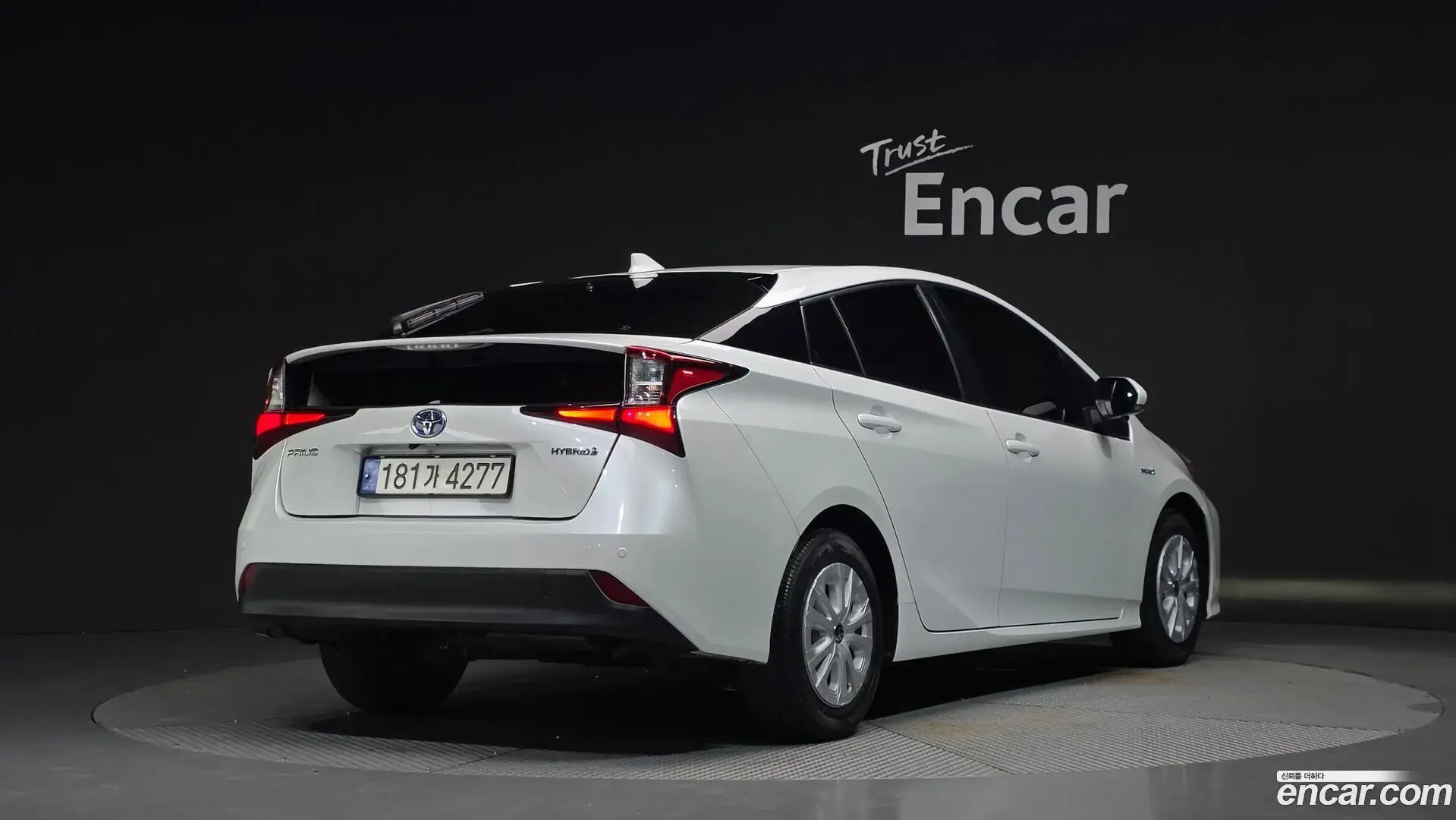 Main__Slider__Photo:Prius Toyota 2022.8-1