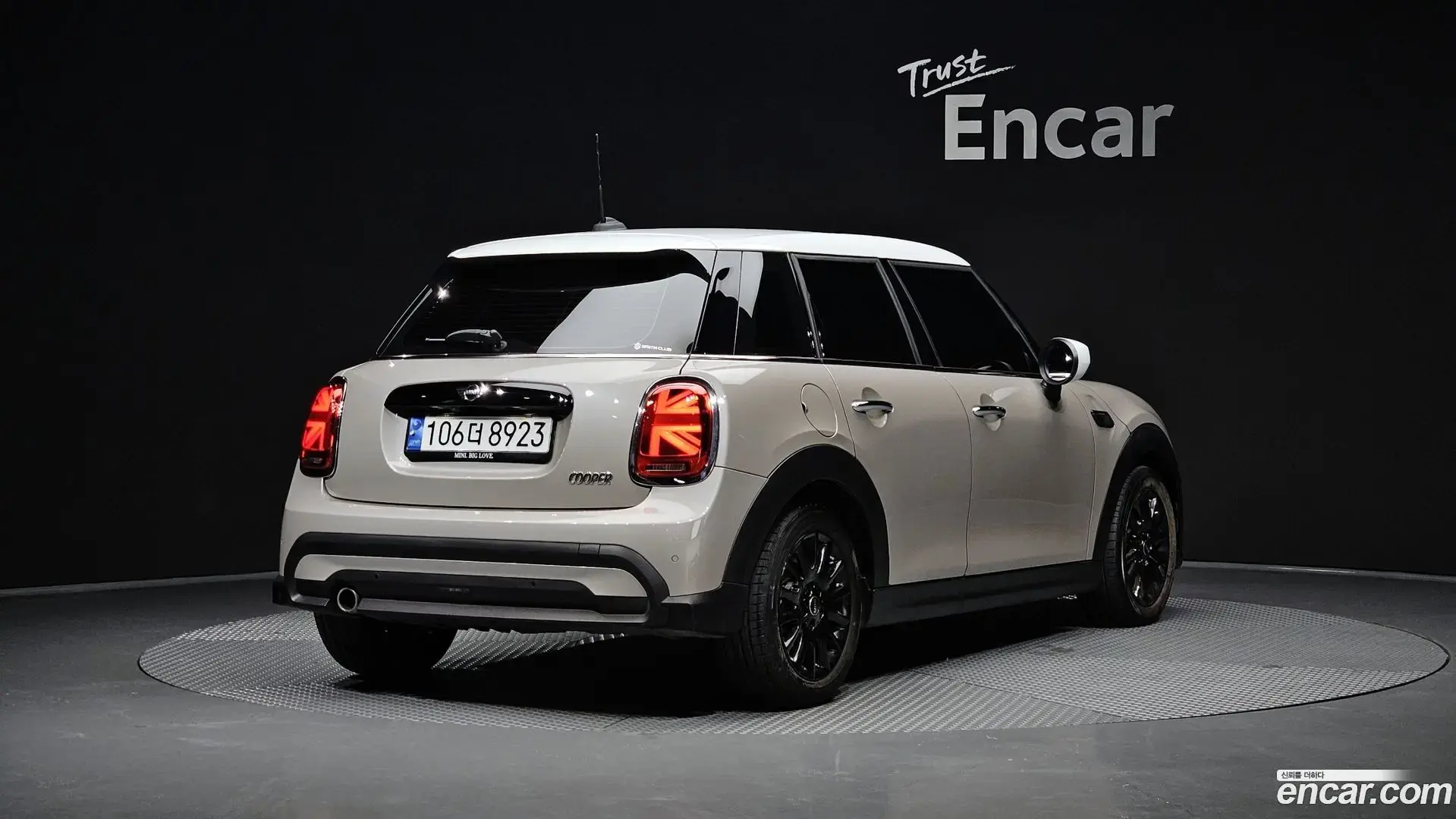 Main__Slider__Photo:Cooper Mini 2023.6-1