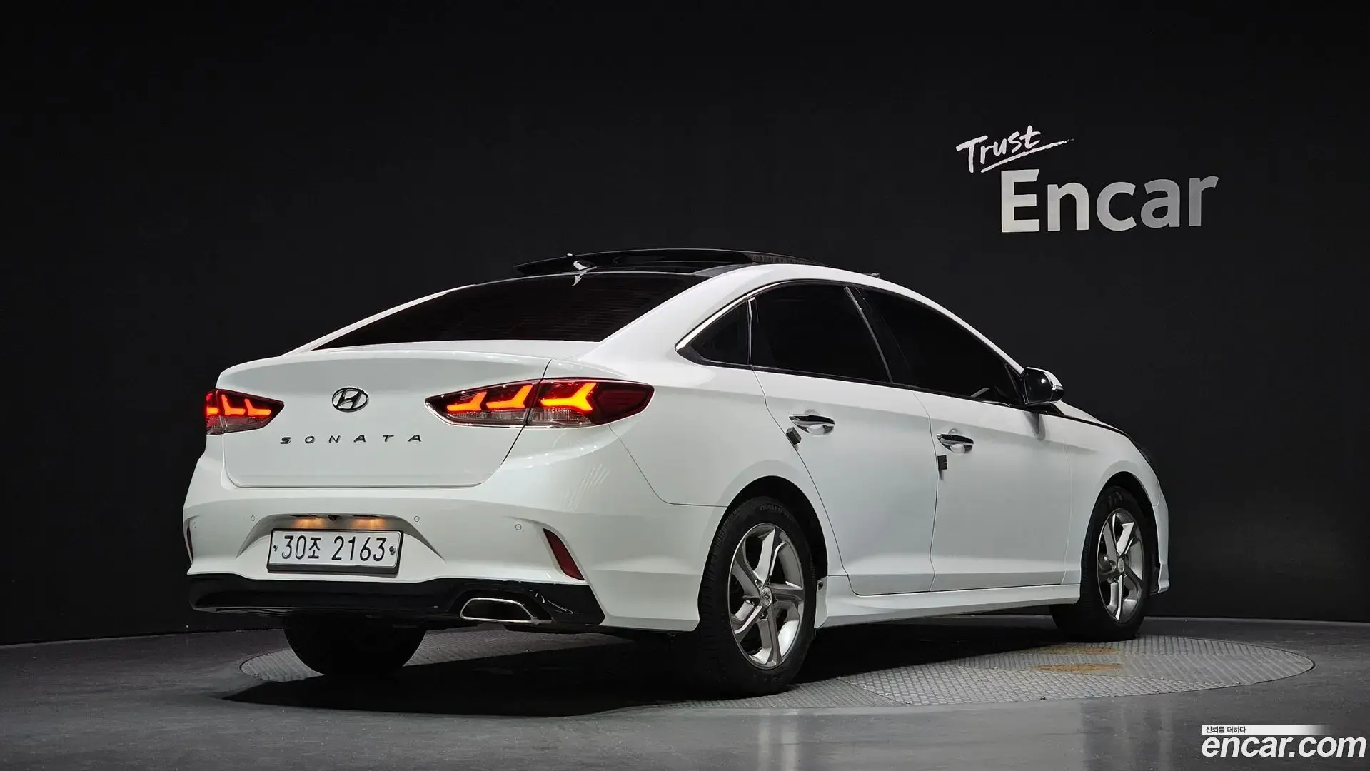 Main__Slider__Photo:Sonata Hyundai 2018.1-1