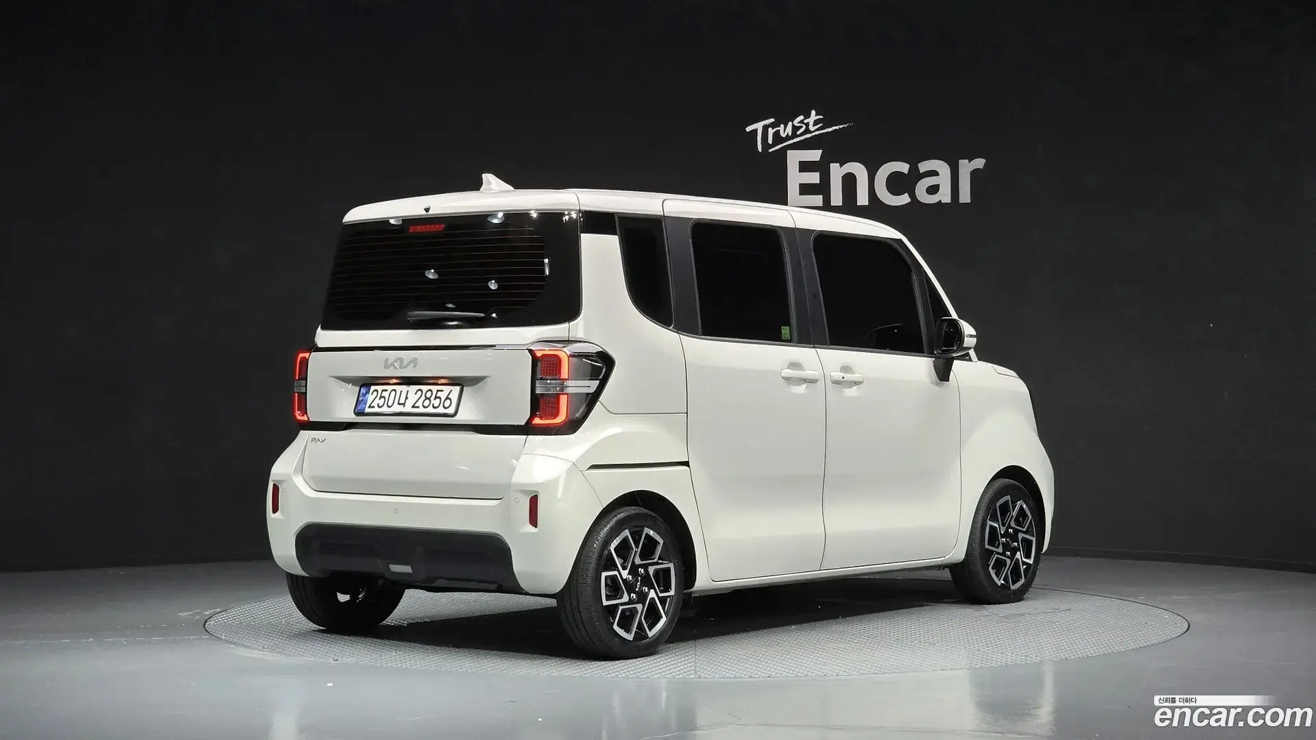 Main__Slider__Photo:RAY Kia 2024.0-1