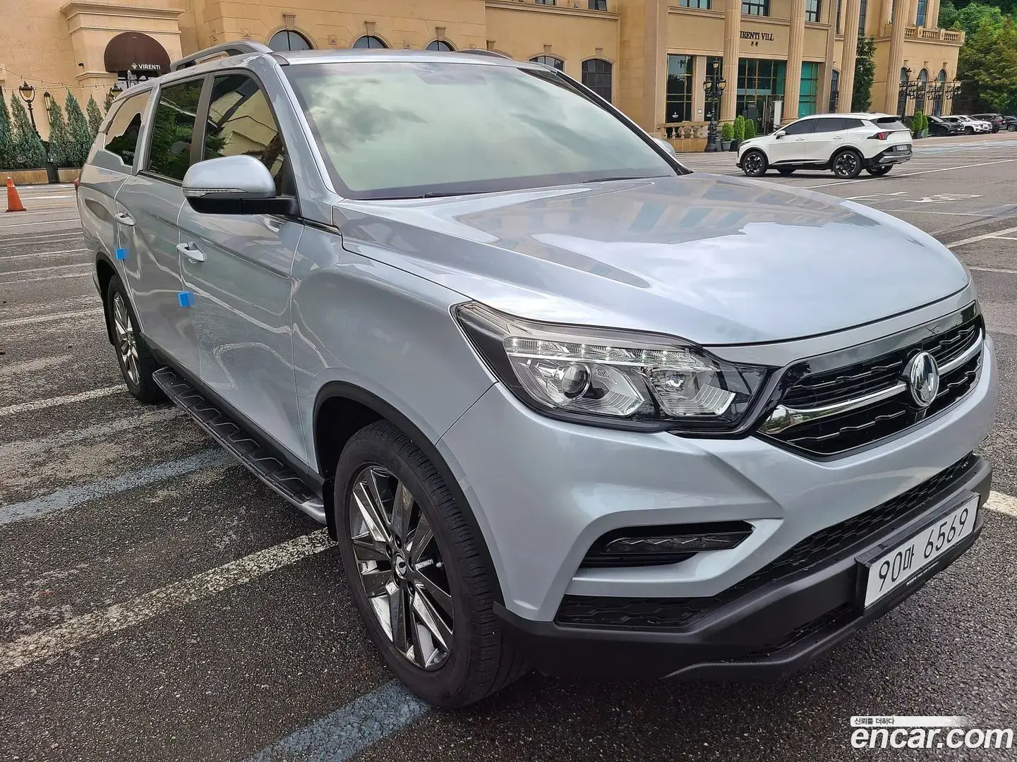 Main__Slider__Photo:Rexton KG Mobility 2020.5-1