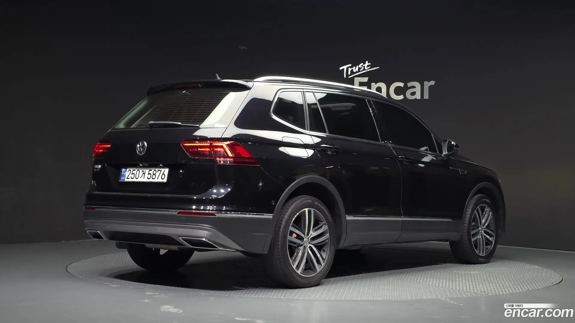 Main__Slider__Photo:Tiguan Volkswagen 2018.7-1