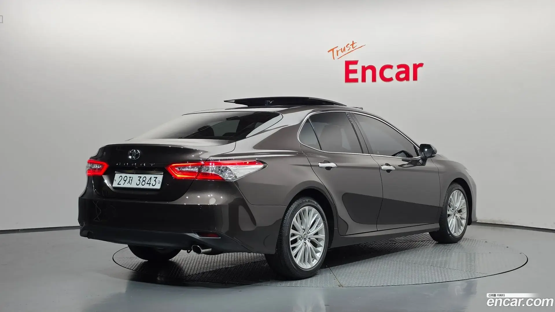 Main__Slider__Photo:Camry Toyota 2019.1-1