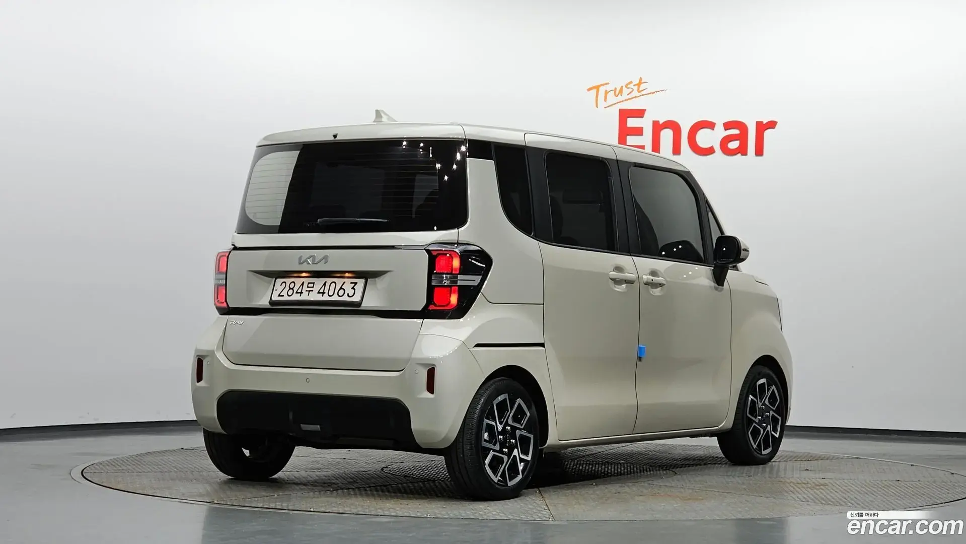 Main__Slider__Photo:RAY Kia 2024.1-1