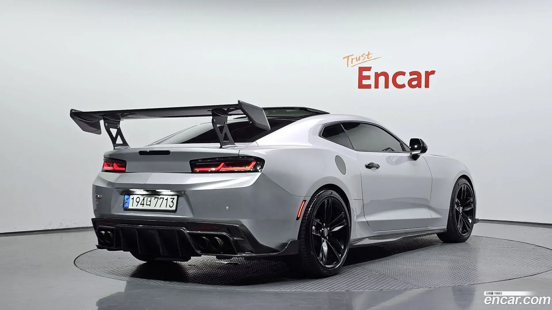 Main__Slider__Photo:Camaro Chevrolet 2017.11-1