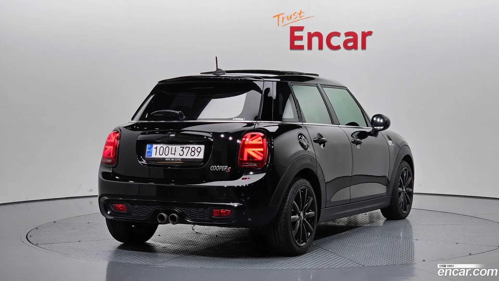 Main__Slider__Photo:Cooper Mini 2019.3-1