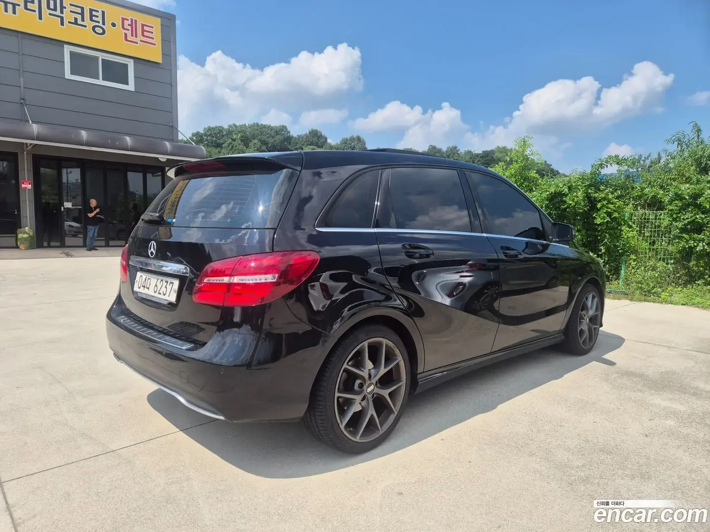 Main__Slider__Photo:B-Class Mercedes-Benz 2017.5-1
