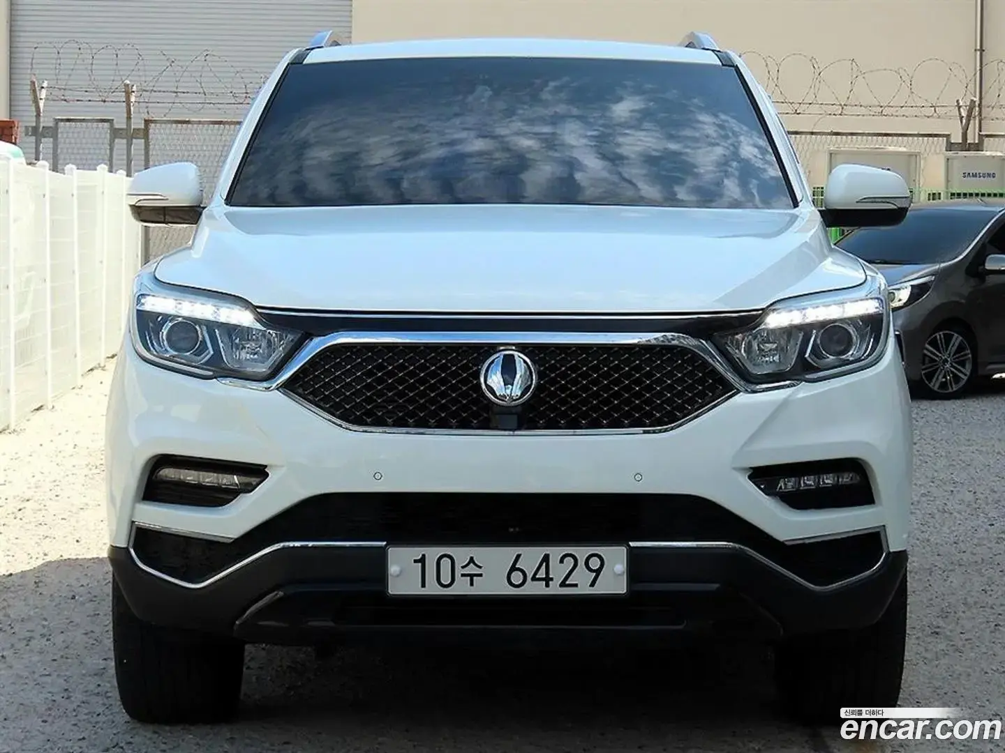 Main__Slider__Photo:Rexton KG Mobility 2018.4-1