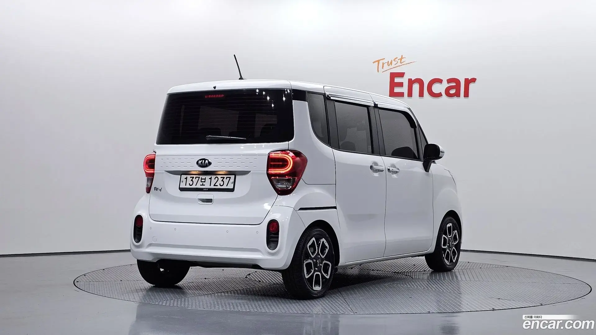 Main__Slider__Photo:RAY Kia 2019.7-1