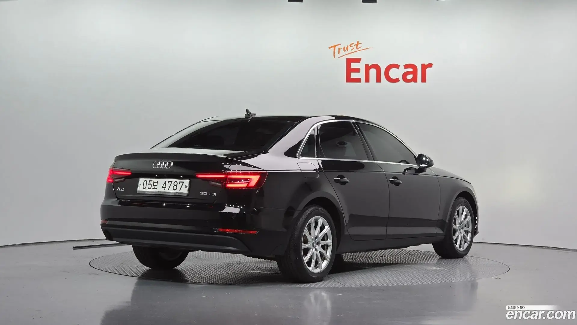 Main__Slider__Photo:A4 Audi 2018.10-1