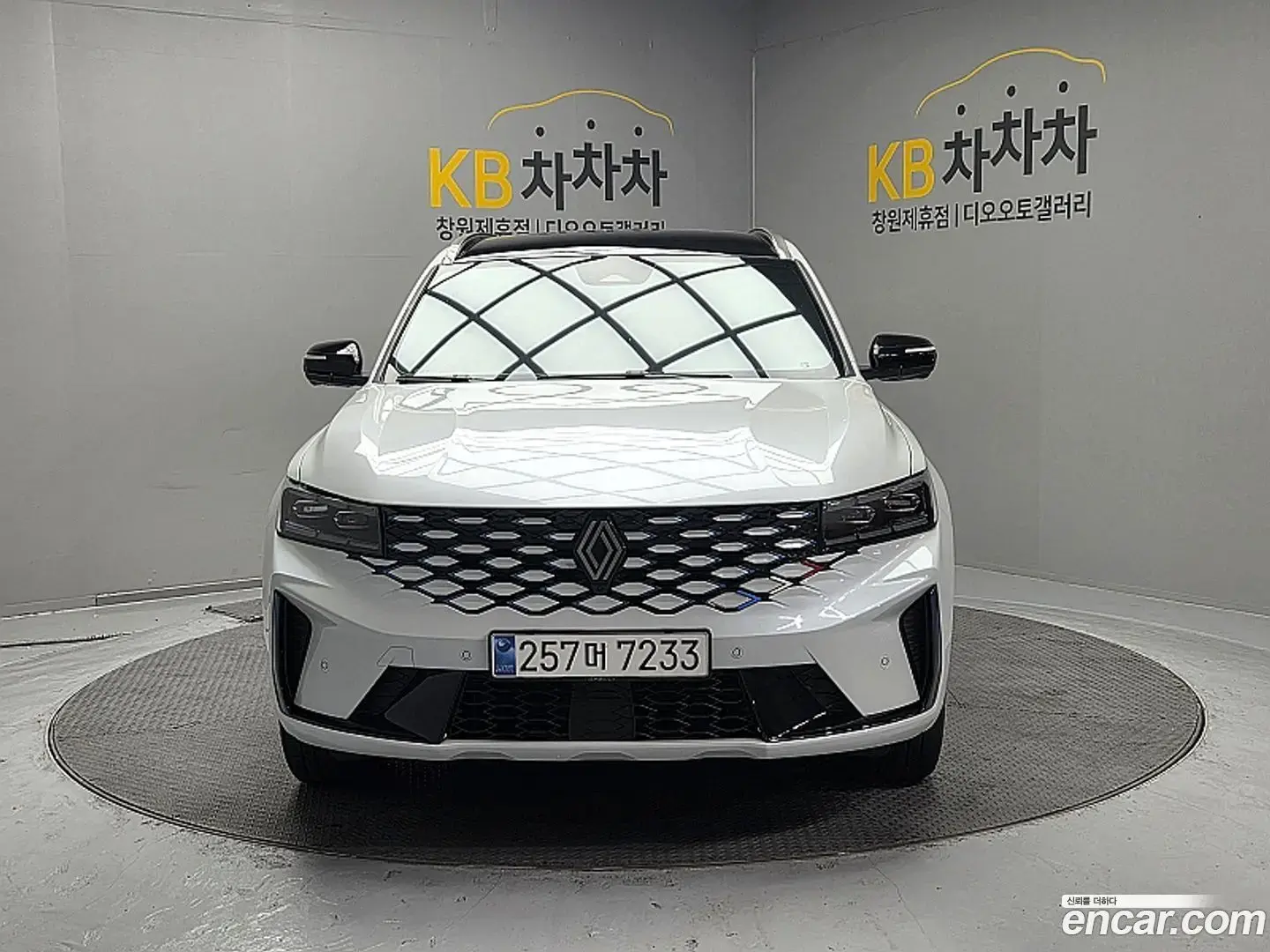 Main__Slider__Photo:Grand Koleos Renault Korea 2024.8-1