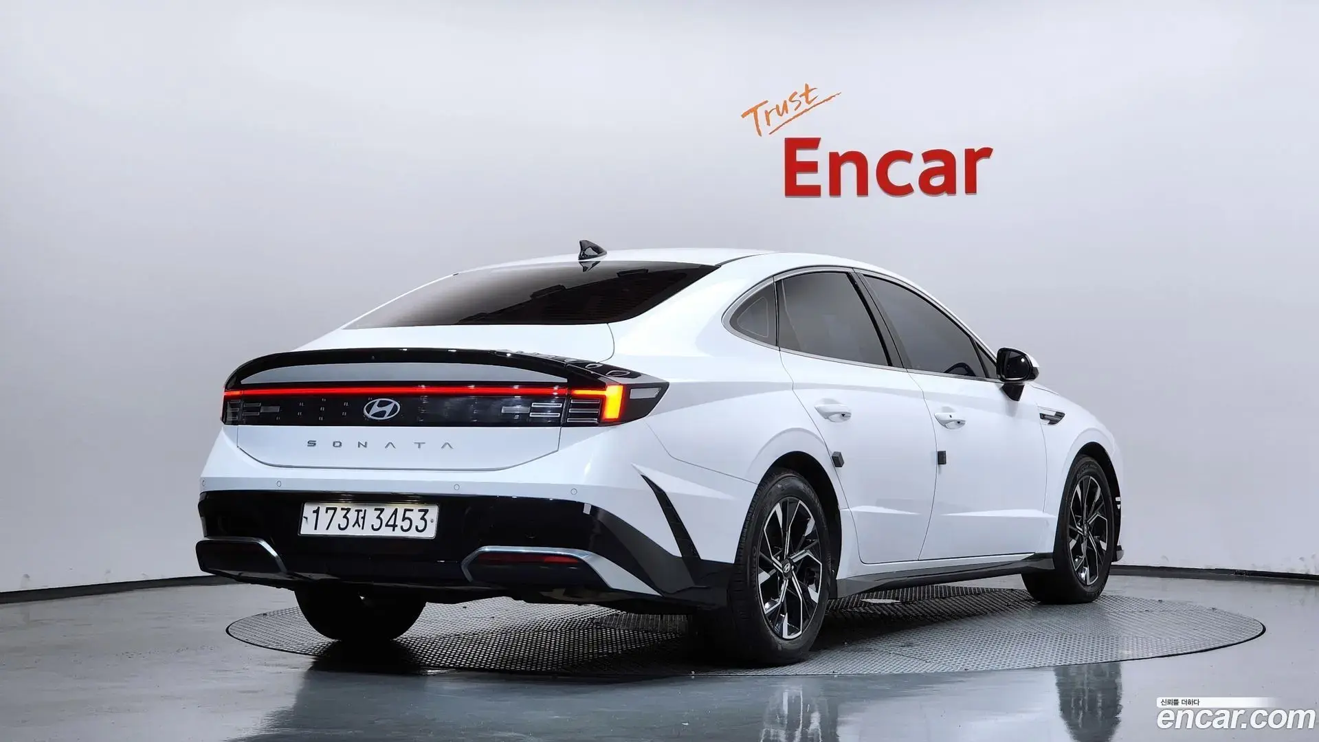 Main__Slider__Photo:Sonata Hyundai 2023.9-1