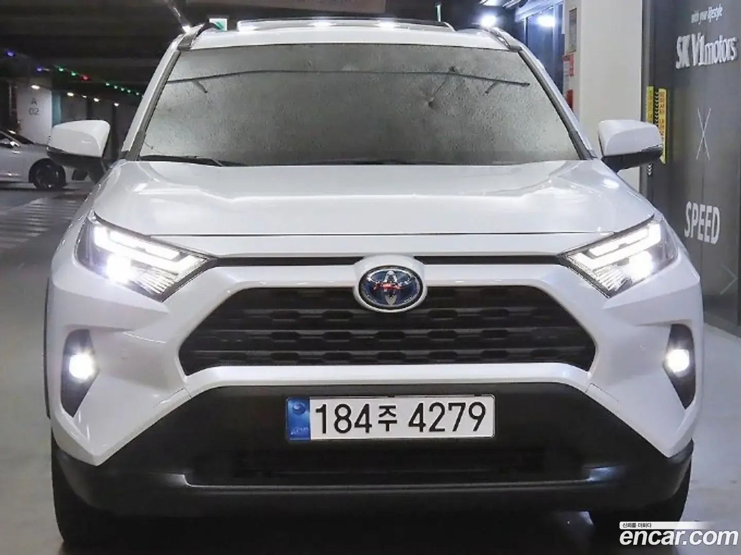 Main__Slider__Photo:RAV4 Toyota 2024.8-1