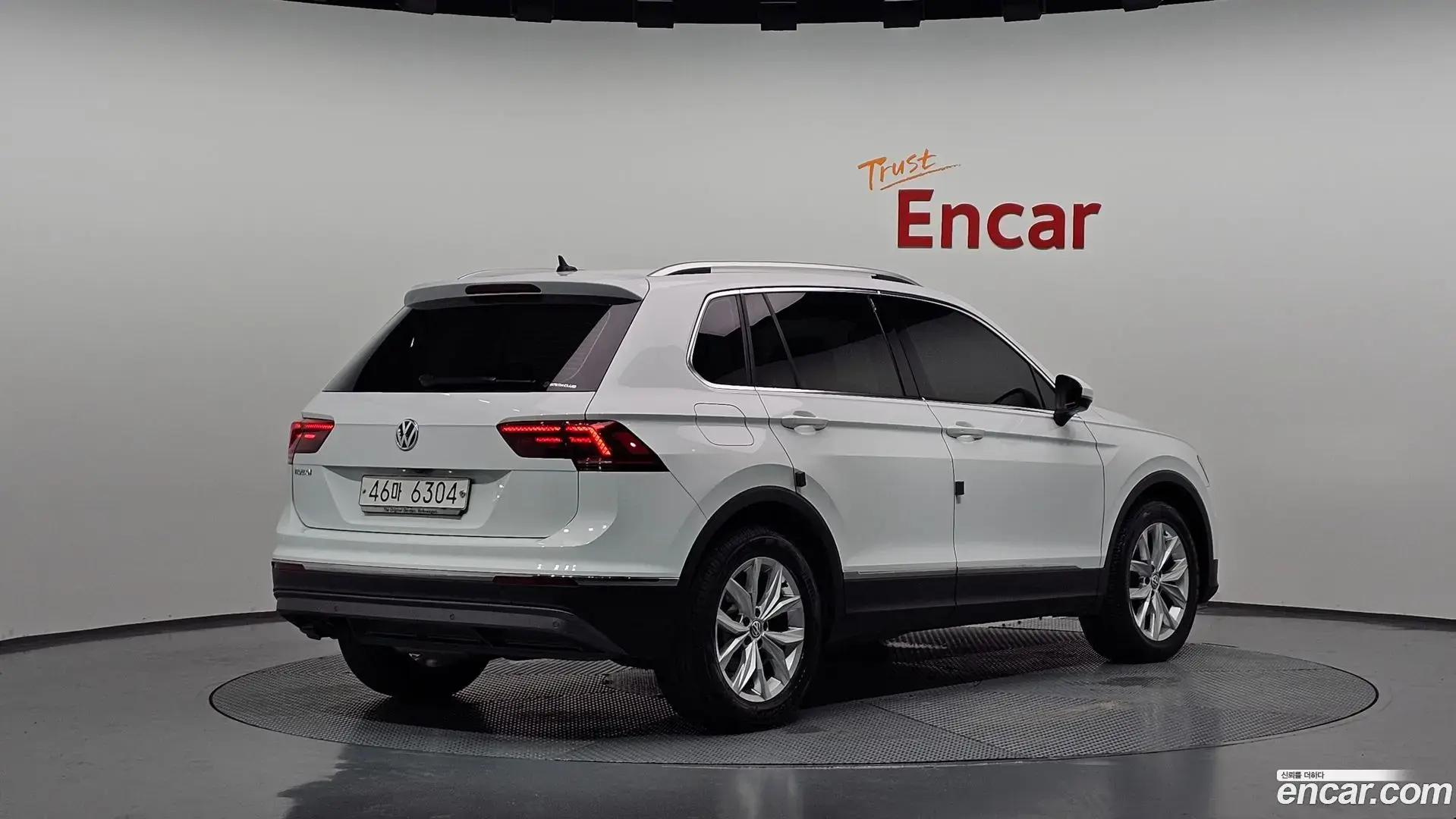 Main__Slider__Photo:Tiguan Volkswagen 2018.11-1