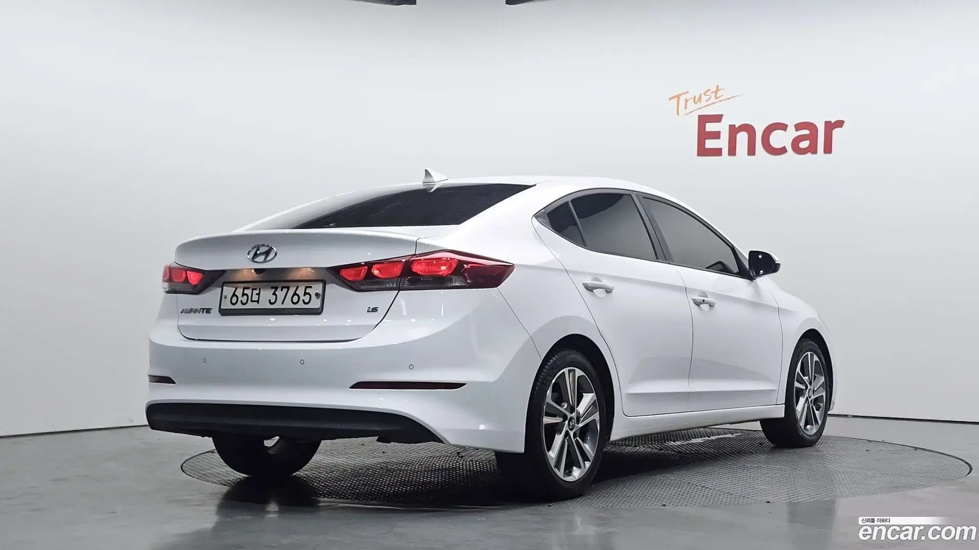 Main__Slider__Photo:AVANTE Hyundai 2018.4-1