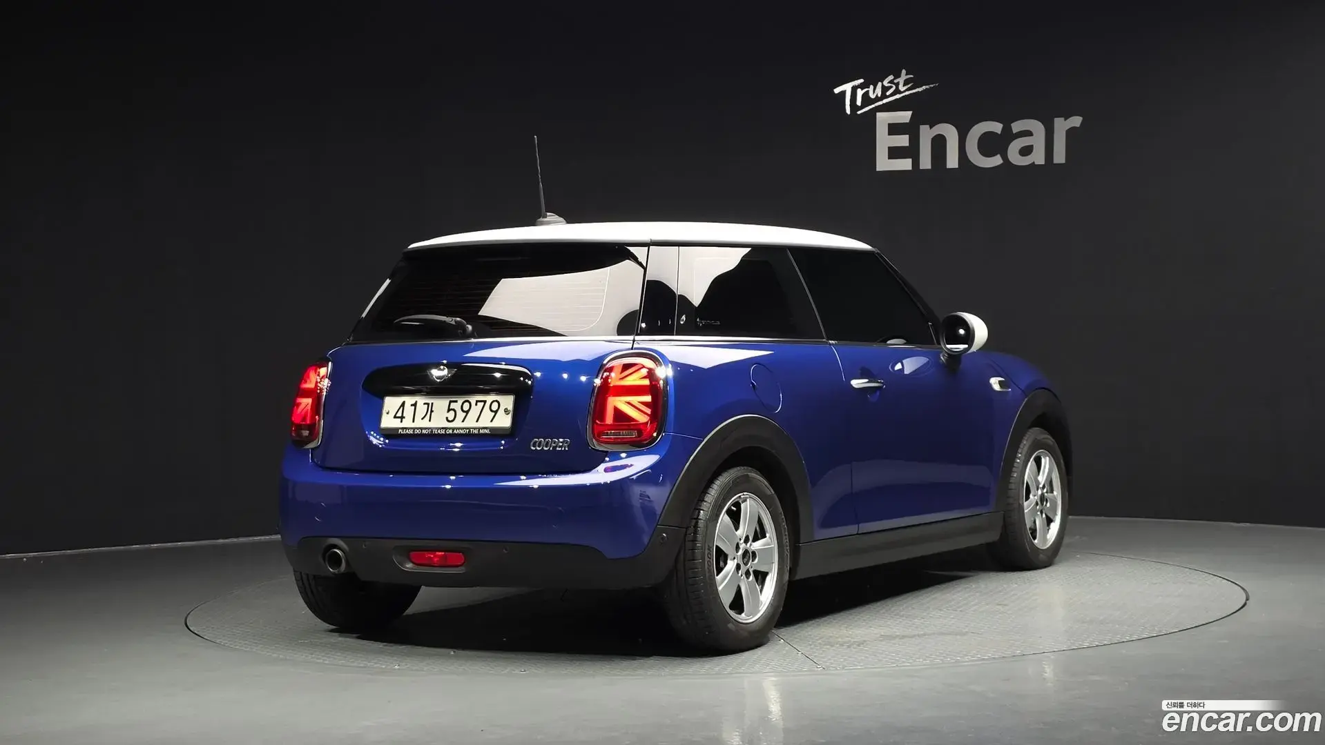 Main__Slider__Photo:Cooper Mini 2019.6-1