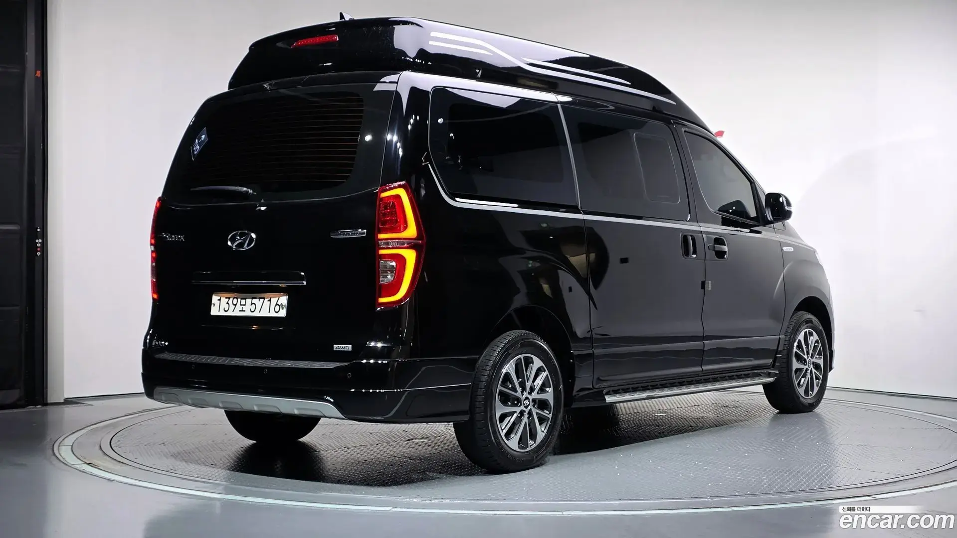Main__Slider__Photo:Starex Hyundai 2019.10-1