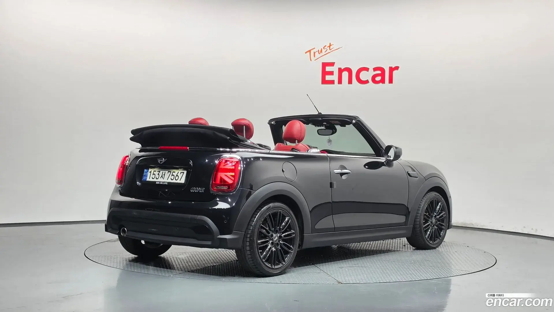 Main__Slider__Photo:Cooper Convertible Mini 2023.8-1