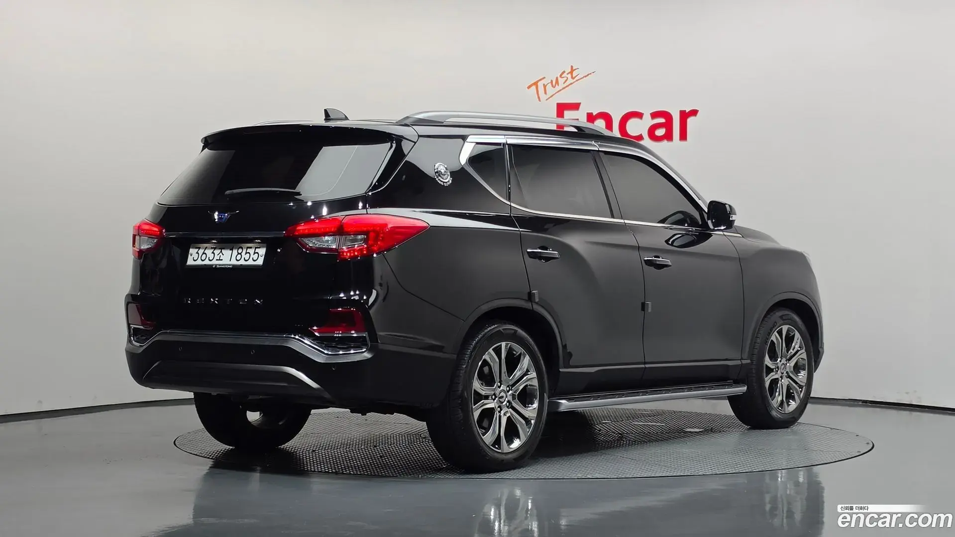 Main__Slider__Photo:Rexton KG Mobility 2019.10-1