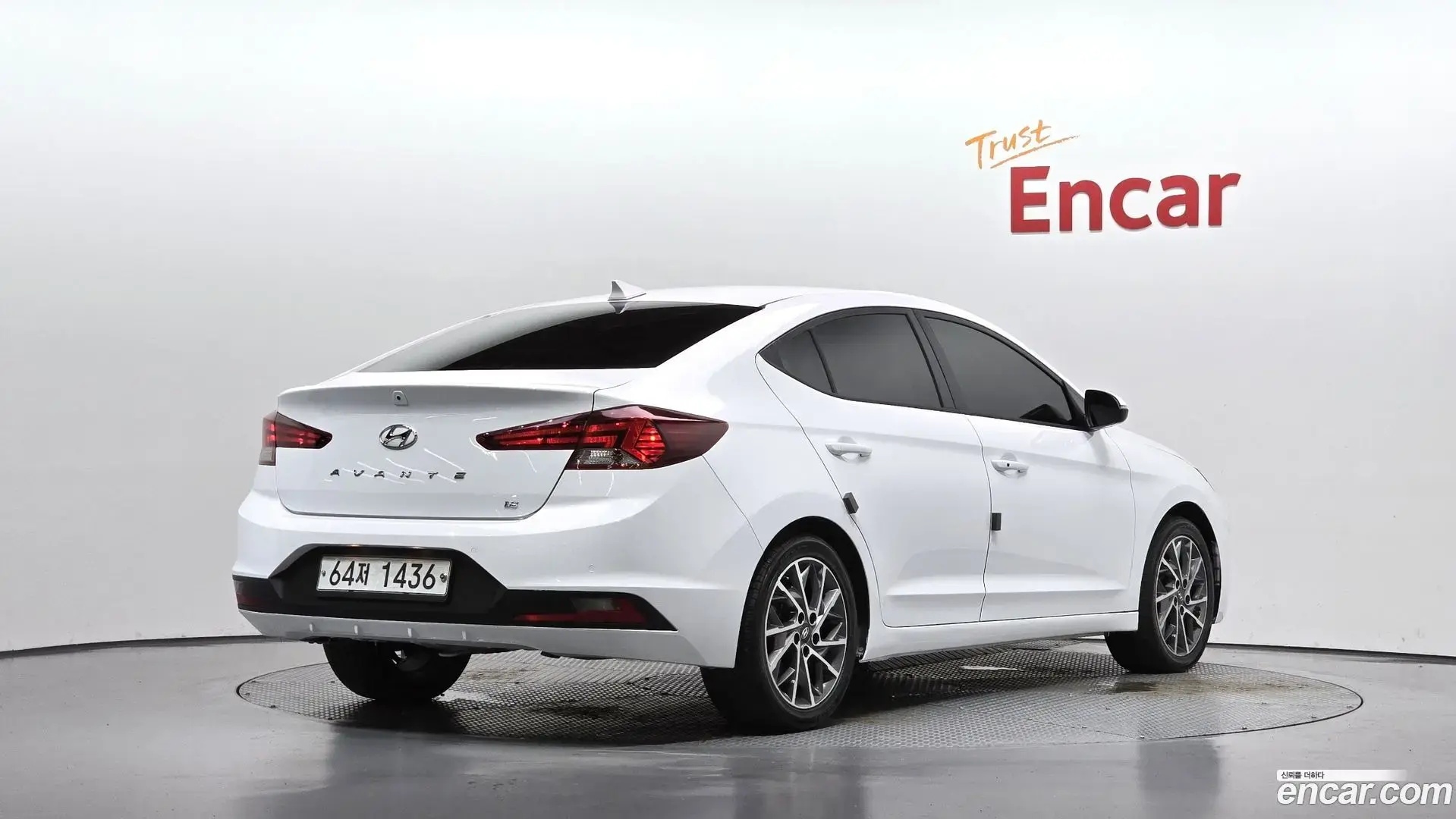 Main__Slider__Photo:AVANTE Hyundai 2019.3-1