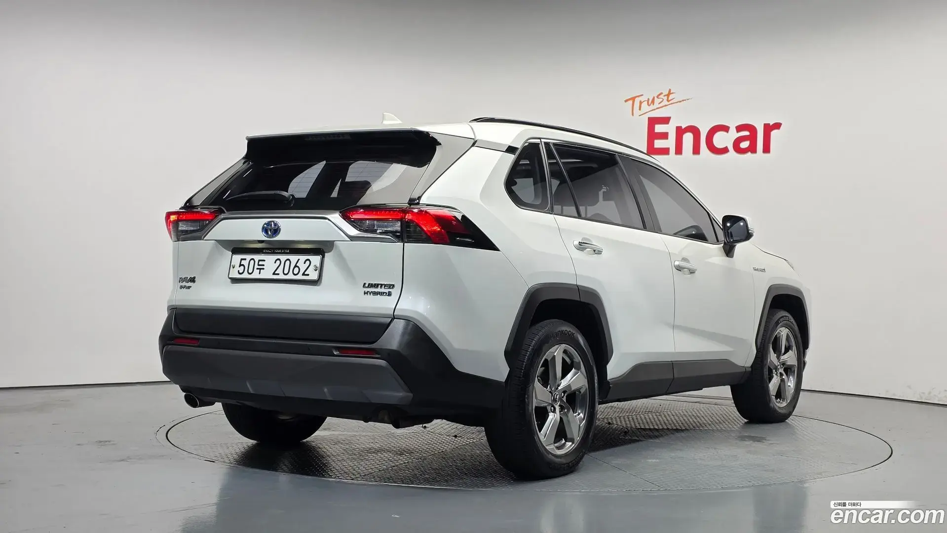 Main__Slider__Photo:RAV4 Toyota 2019.5-1