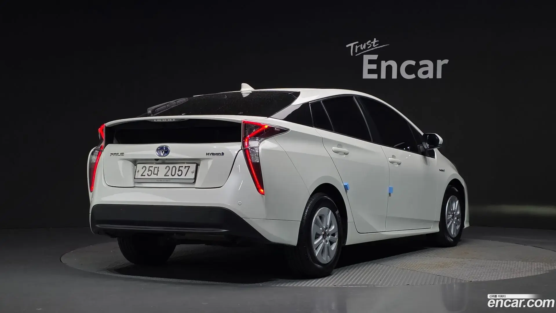 Main__Slider__Photo:Prius Toyota 2018.11-1