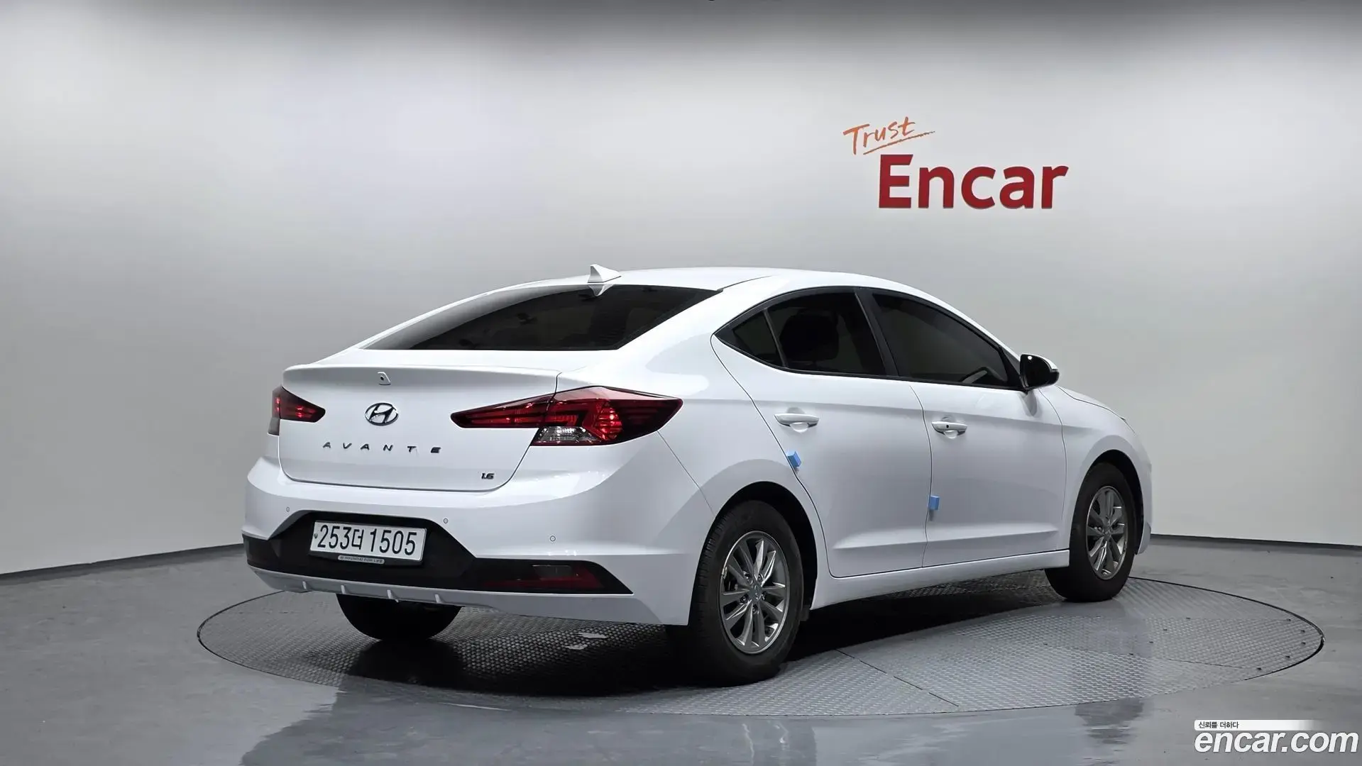 Main__Slider__Photo:AVANTE Hyundai 2019.10-1