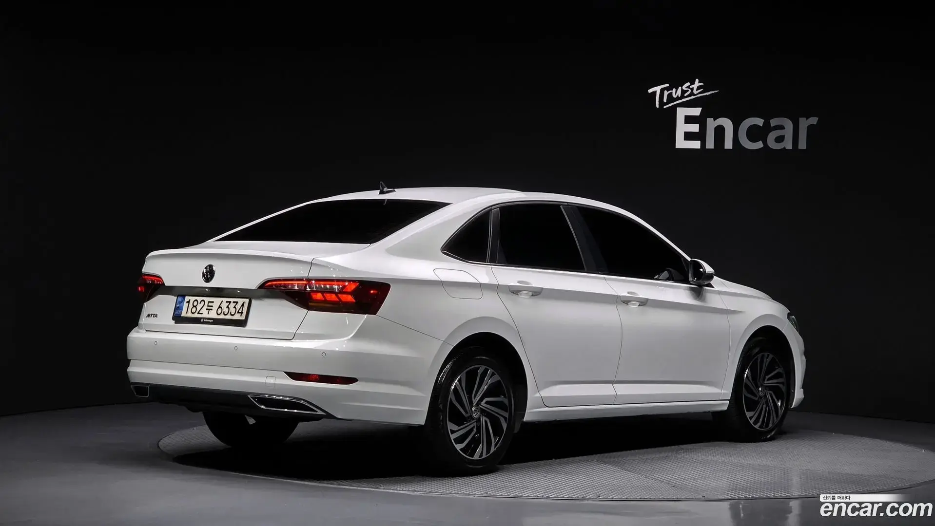 Main__Slider__Photo:Jetta Volkswagen 2021.11-1