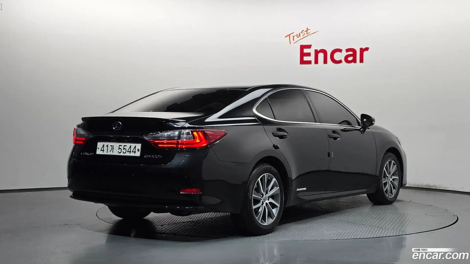 Main__Slider__Photo:ES Lexus 2017.11-1