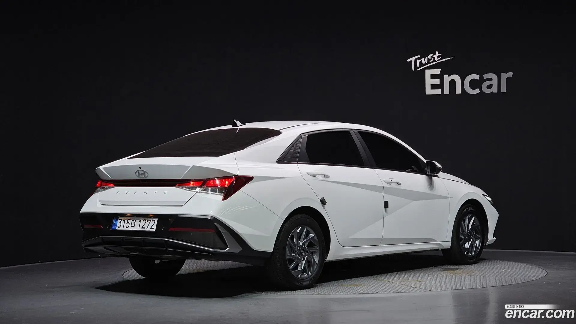 Main__Slider__Photo:AVANTE Hyundai 2023.9-1