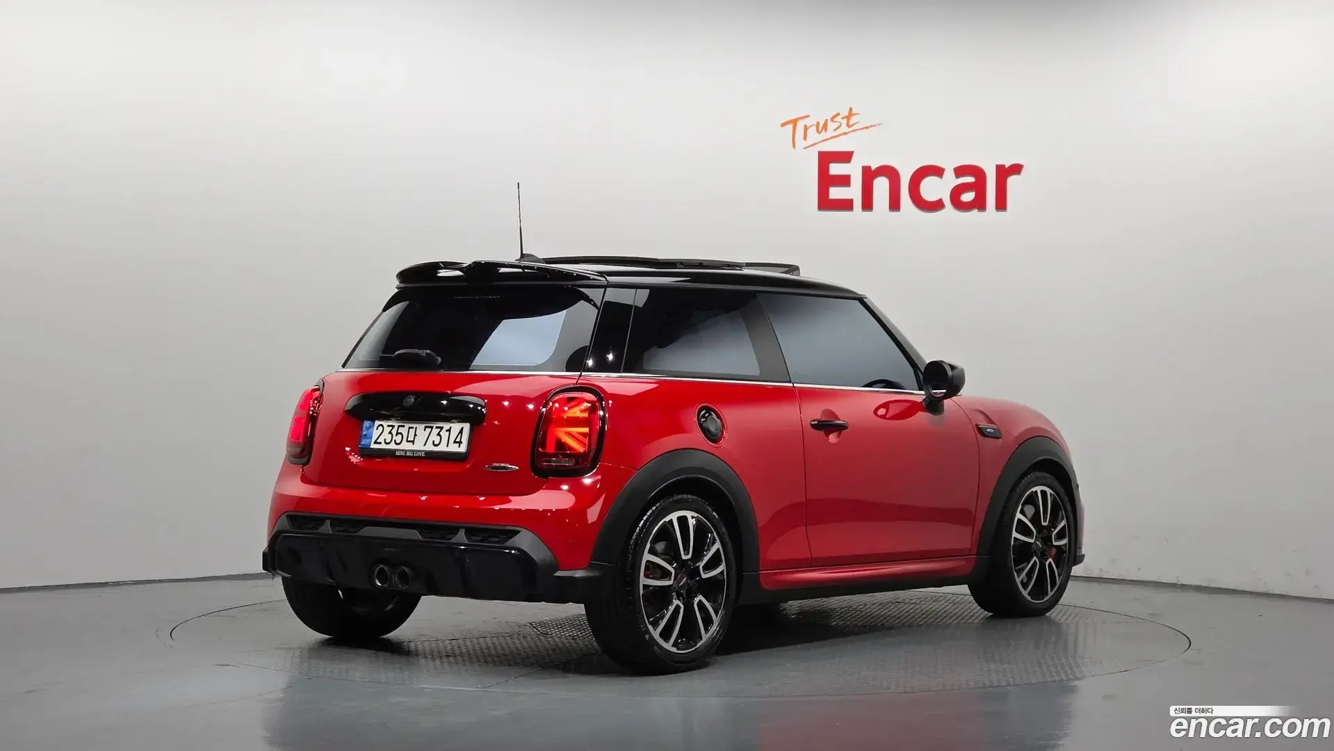 Main__Slider__Photo:Cooper Mini 2021.8-1
