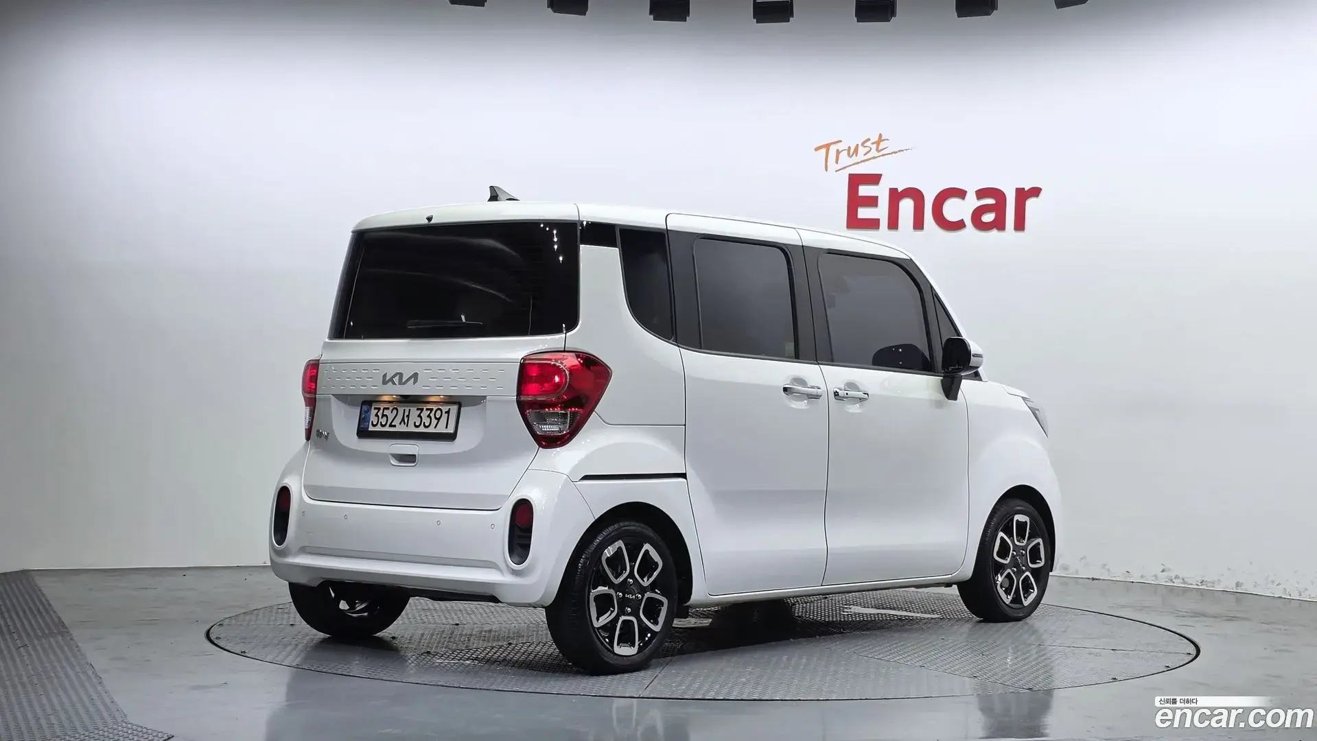 Main__Slider__Photo:RAY Kia 2021.10-1