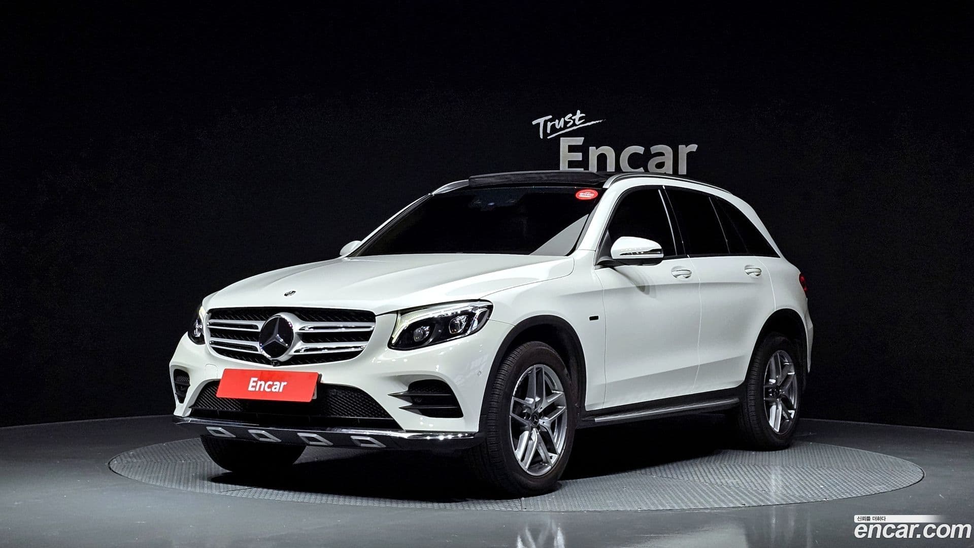 Main__Slider__Photo:GLC-Class Mercedes-Benz 2019.4-0