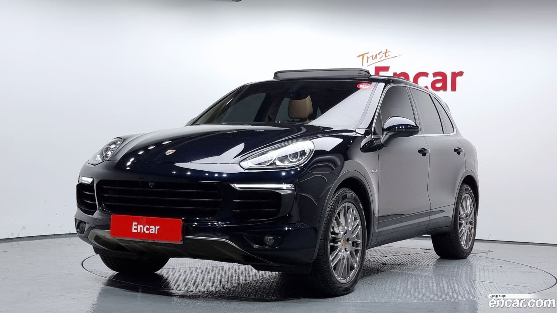 Main__Slider__Photo:Cayenne Porsche 2015.5-0