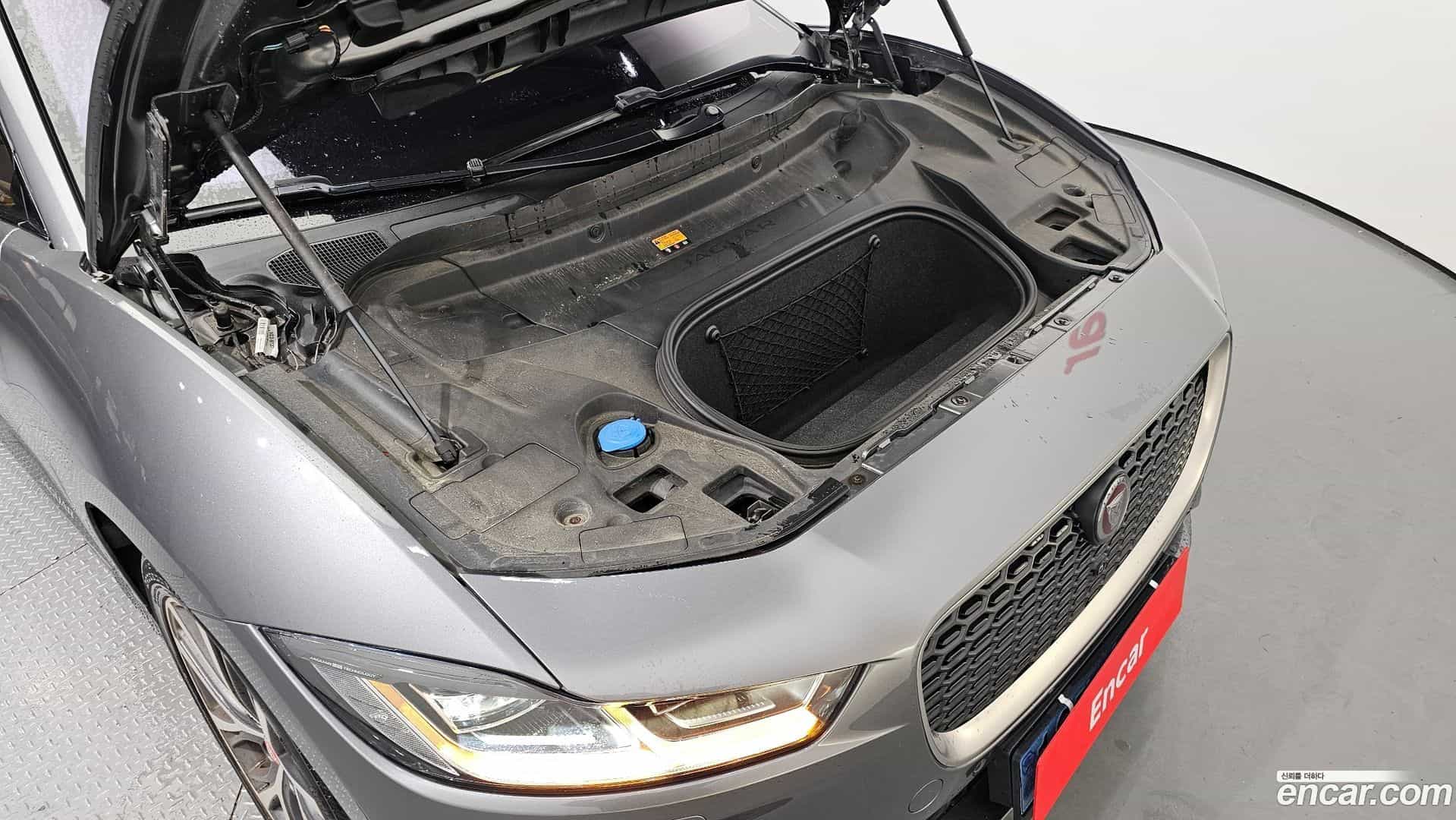 I-PACE Jaguar 2019.4-INNER-006