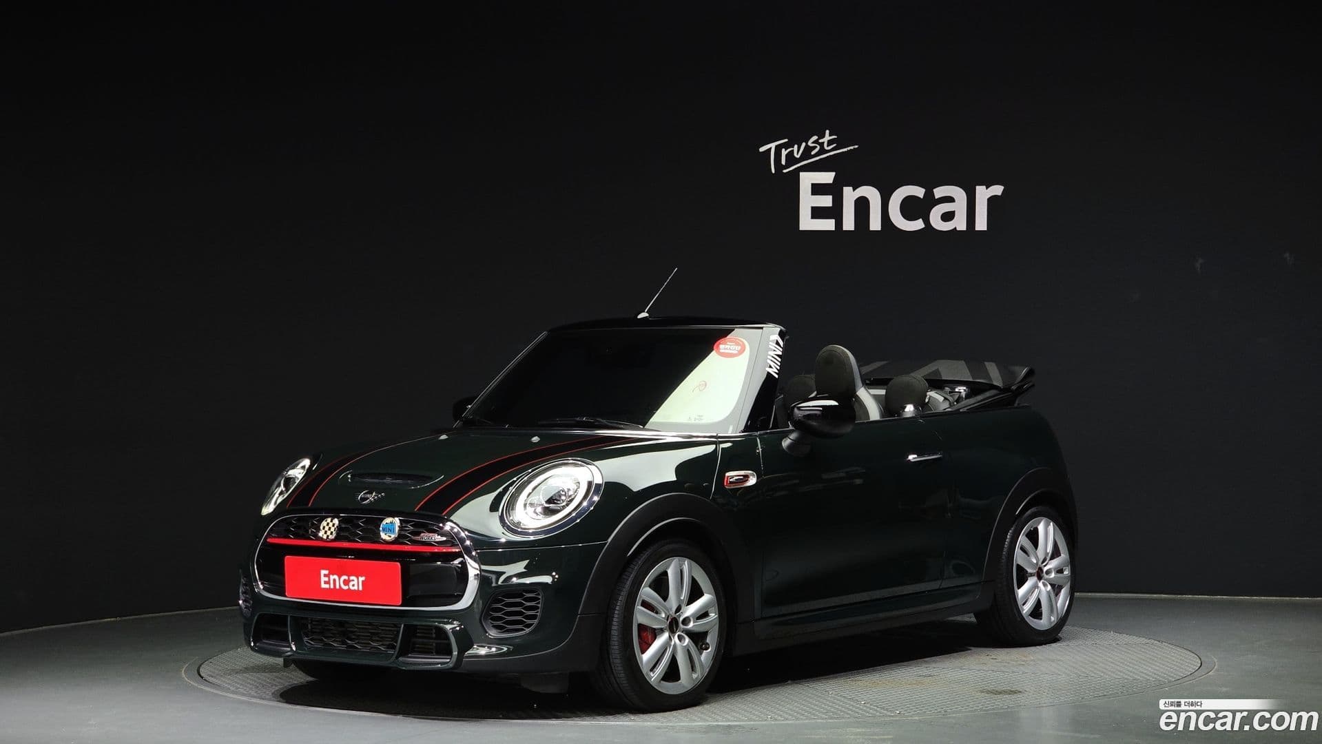 Main__Slider__Photo:Cooper Convertible Mini 2020.6-0