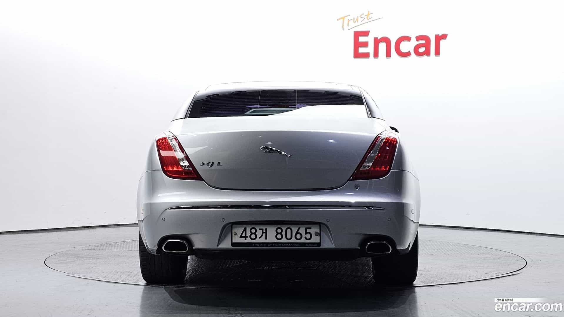 XJ Jaguar 2012.11-OUTER-004