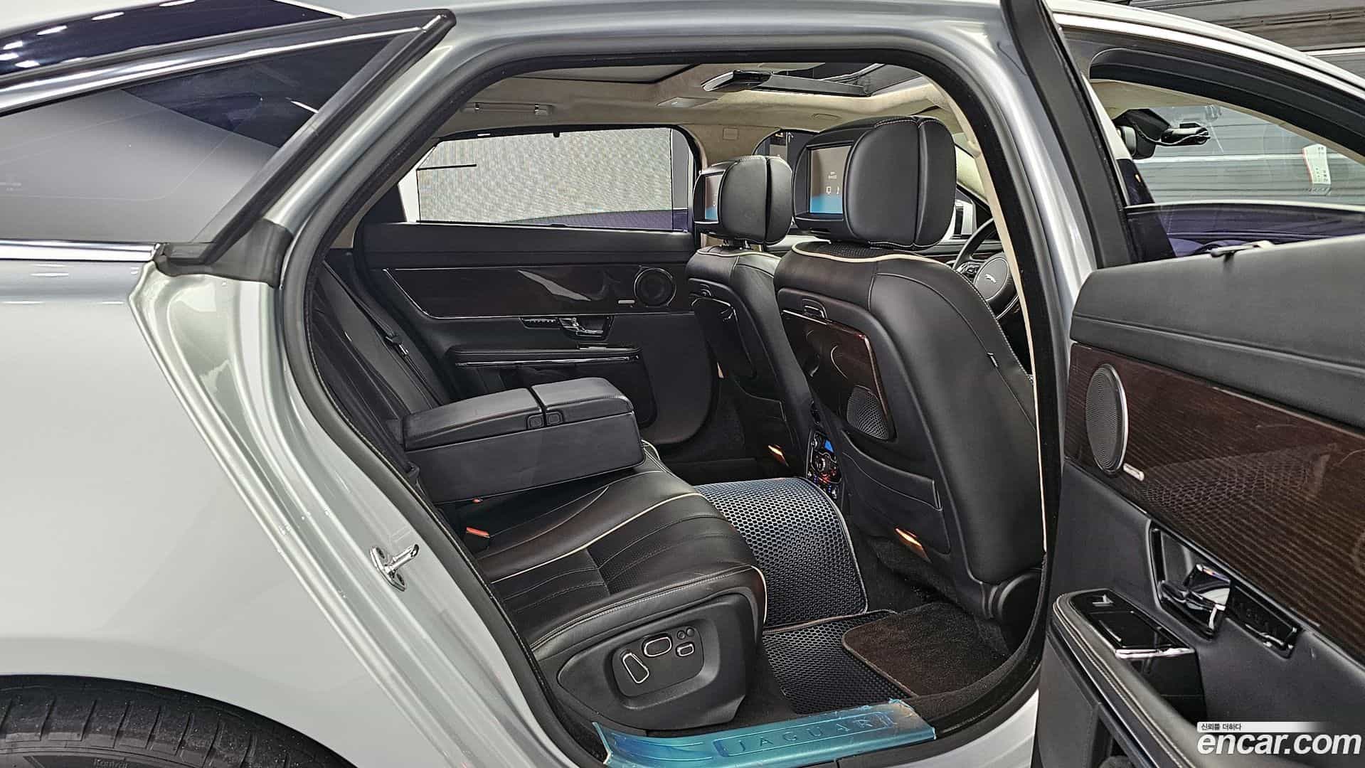 XJ Jaguar 2012.11-OPTION-016