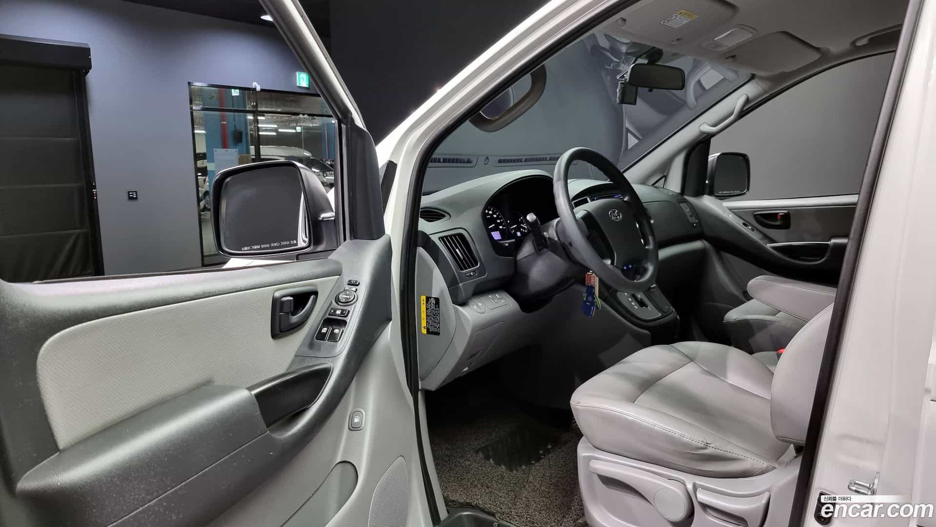 Starex Hyundai 2018.7-OPTION-015