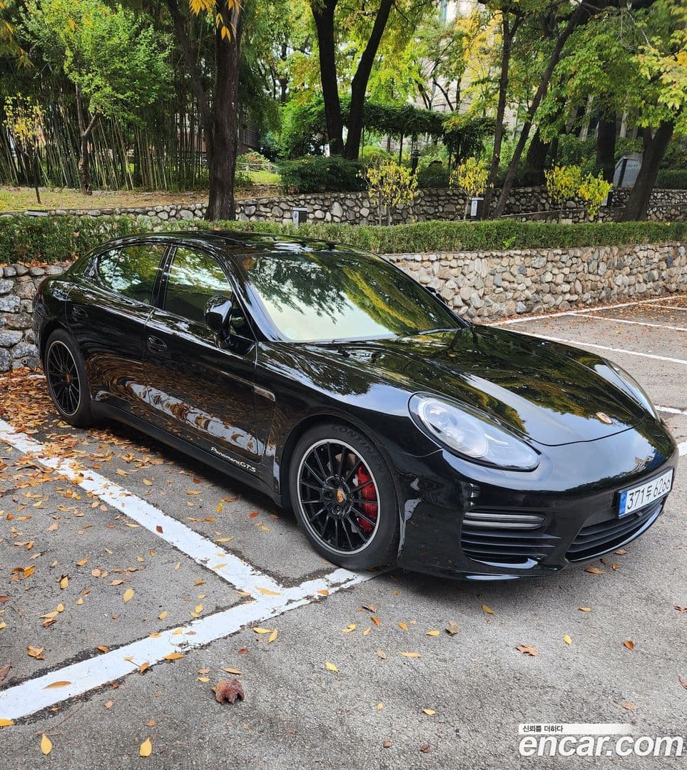 Main__Slider__Photo:Panamera Porsche 2014.11-0