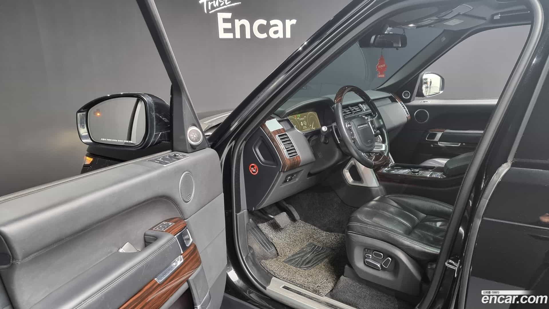 Range Rover Land Rover 2015.5-INNER-010